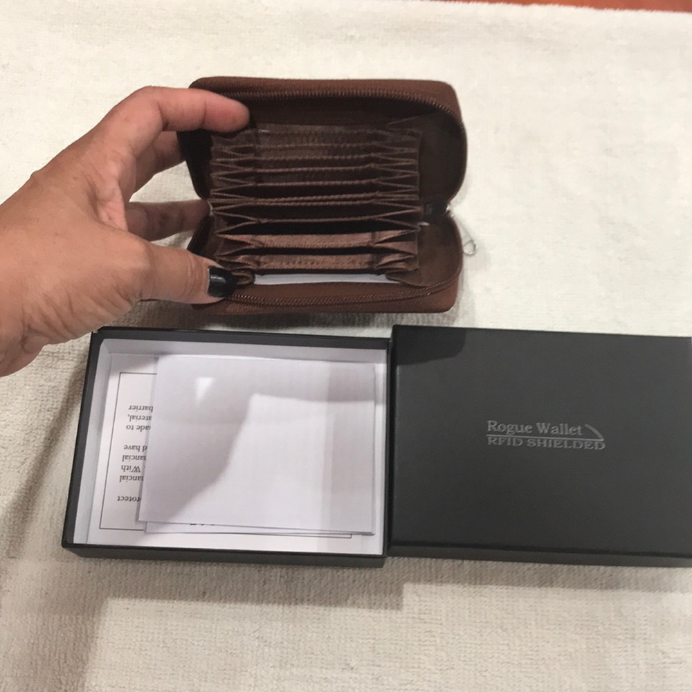 RFID Wallet ! - Picture 2 of 5
